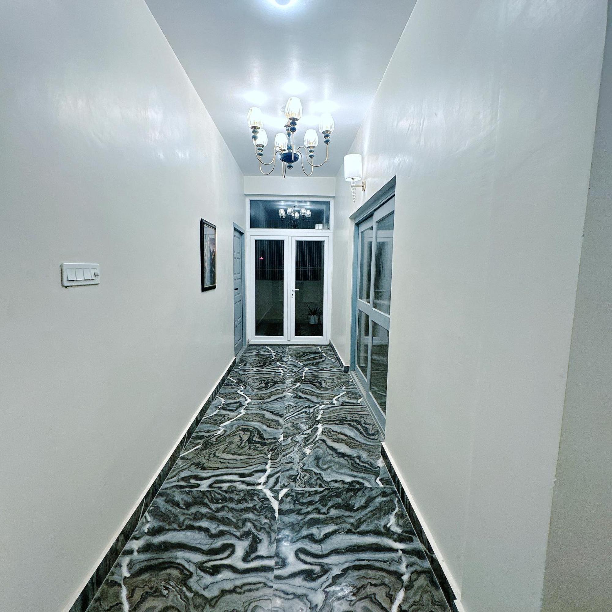 Vraj Vilas Vrindavan Bagian luar foto